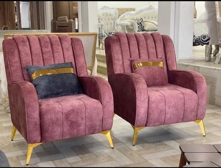 Accent & Lounge Chairs